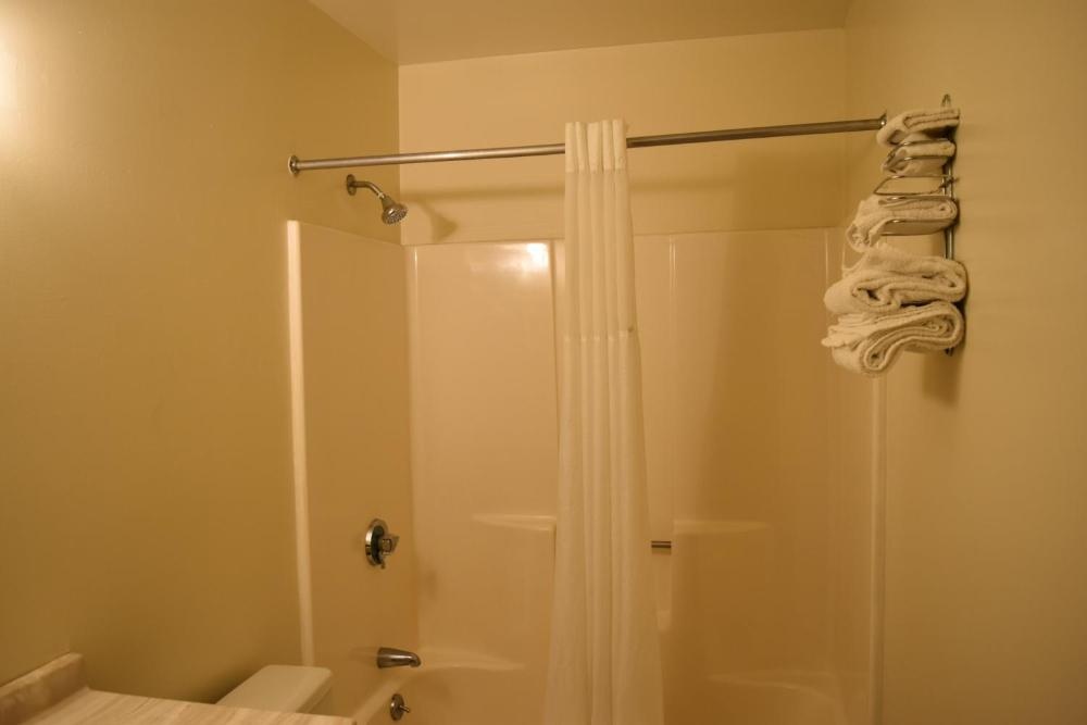 PLYMOUTH MOTOR LODGE