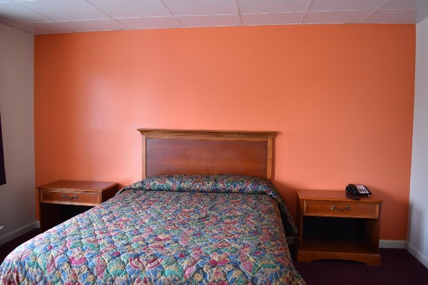 PLYMOUTH MOTOR LODGE Main image