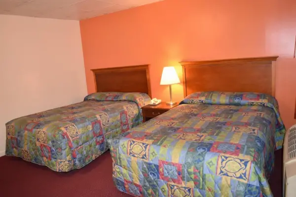 PLYMOUTH MOTOR LODGE 4